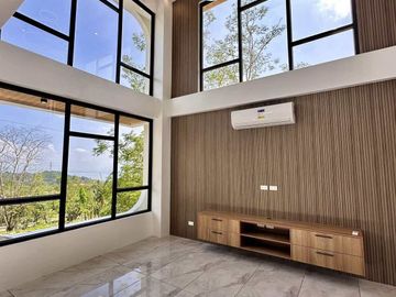Stunning 5-Bedroom with Taal View For Sale in Splendido, Tagaytay