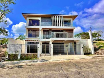 Majestic Taal View House and Lot For Sale in Tagaytay