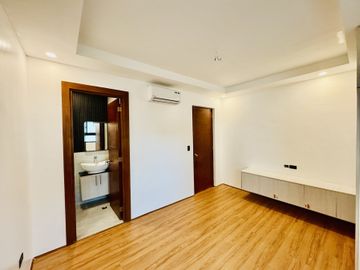 5BR Brand New 3Storey Semi Furnished House and Lot for Sale in Greenwoods