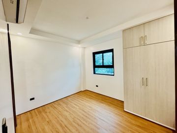 5BR Brand New 3Storey Semi Furnished House and Lot for Sale in Greenwoods