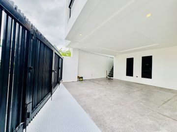 5BR Brand New 3Storey Semi Furnished House and Lot for Sale in Greenwoods