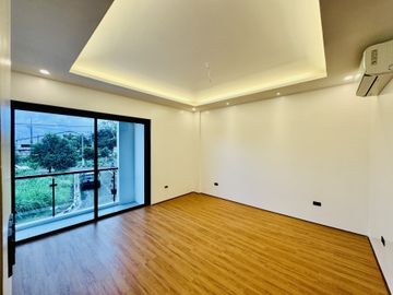 5BR Brand New 3Storey Semi Furnished House and Lot for Sale in Greenwoods
