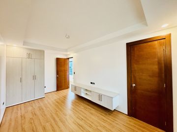 5BR Brand New 3Storey Semi Furnished House and Lot for Sale in Greenwoods