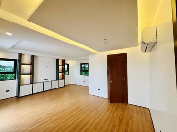 5BR Brand New 3Storey Semi Furnished House and Lot for Sale in Greenwoods