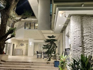 5 Bedroom Spacious House for Sale in Ayala Alabang, Muntinlupa