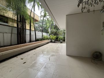 5 Bedroom Spacious House for Sale in Ayala Alabang, Muntinlupa