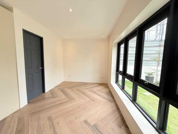 FOR SALE BRAND NEW WESTERN DESIGN HOME WITH POOL NEAR NLEX SAN FERNANDO TOLL AN
