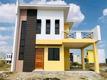 3 Bedrooms 1 Family Room 2 T&B Single Attached Home (Tanza)