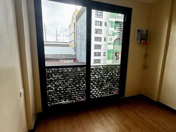 Brand New 3-Storey Modern Townhouses For Sale