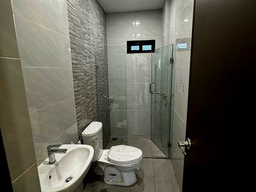Brand New 3-Storey Modern Townhouses For Sale