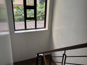 Spacious 4 Bedroom House with Large Backyard near Clark, Angeles City