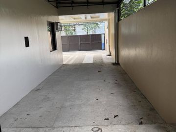 Spacious 4 Bedroom House with Large Backyard near Clark, Angeles City