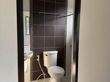 Spacious 4 Bedroom House with Large Backyard near Clark, Angeles City