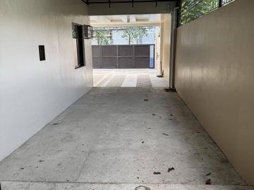 Spacious 4 Bedroom House with Large Backyard near Clark, Angeles City