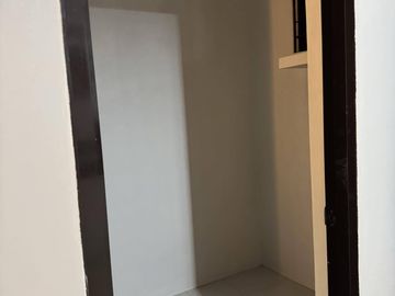 Spacious 4 Bedroom House with Large Backyard near Clark, Angeles City