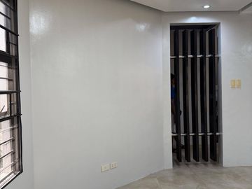 Spacious 4 Bedroom House with Large Backyard near Clark, Angeles City