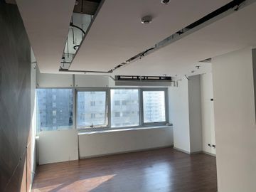 65 sqm One Park Drive Office Space For Sale in BGC, Taguig City