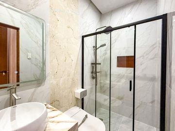Newly Built Semi-Furnished Modern Single House and Lot For Sale in BF Resort Vil