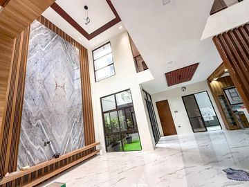 Newly Built Semi-Furnished Modern Single House and Lot For Sale in BF Resort Vil