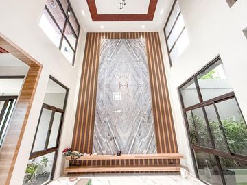 Newly Built Semi-Furnished Modern Single House and Lot For Sale in BF Resort Vil