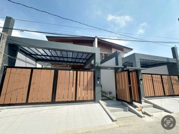 FOR SALE STUNNING MODERN DESIGN HOUSE IN SUCAT PARANAQUE