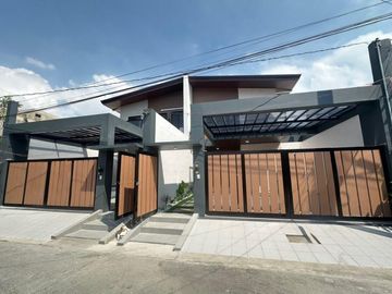 FOR SALE STUNNING MODERN DESIGN HOUSE IN SUCAT PARANAQUE