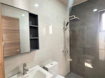 FOR SALE STUNNING MODERN DESIGN HOUSE IN SUCAT PARANAQUE