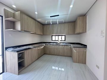 FOR SALE STUNNING MODERN DESIGN HOUSE IN SUCAT PARANAQUE