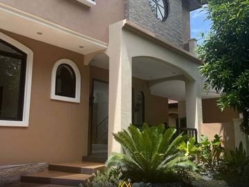 Newly Completed House in Portofino Heights Daang Hari Las Pinas City FOR SALE