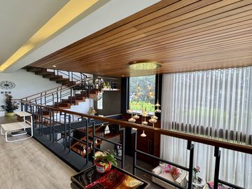 FOR SALE: 3-Storey Modern Corner Home in Woodridge Heights, Marikina