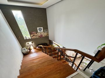 FOR SALE: 3-Storey Modern Corner Home in Woodridge Heights, Marikina