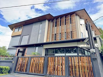 FOR SALE: 3-Storey Modern Corner Home in Woodridge Heights, Marikina