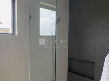 For Sale 4BR Single Detached House & Lot in Alaminos Laguna