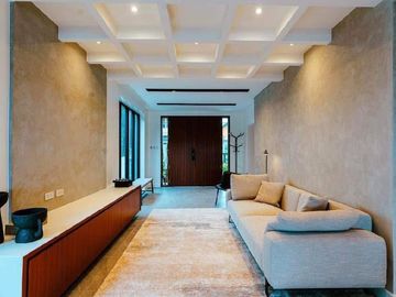 Brand New Premium  5 bedroom House in Capitol Homes, QC for Sale