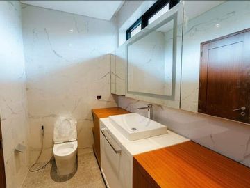 Brand New Premium  5 bedroom House in Capitol Homes, QC for Sale