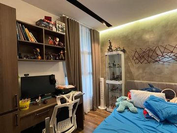 Spacious 3-Storey 5-Bedroom Modern House with Pool Near SM Pampanga