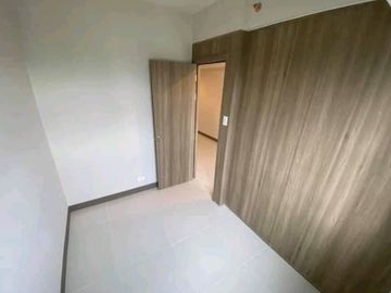 COAST RESIDENCES FAMILY SUITE B UNIT W/ BALCONY FOR SALE / RFO / NON VAT