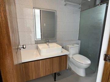 5 Bedroom Townhouse for Sale in Sta. Mesa Manila