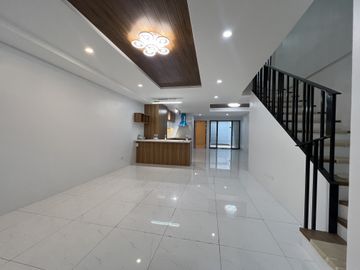 5 Bedroom Townhouse for Sale in Sta. Mesa Manila