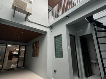 5 Bedroom Townhouse for Sale in Sta. Mesa Manila
