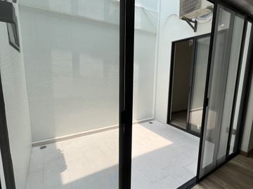 5 Bedroom Townhouse for Sale in Sta. Mesa Manila