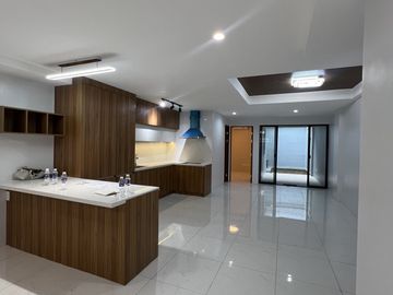 5 Bedroom Townhouse for Sale in Sta. Mesa Manila