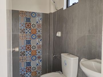 Ready for occupancy 3 bedrooms 3 toilet and bath with maid's room in Dasmarinas