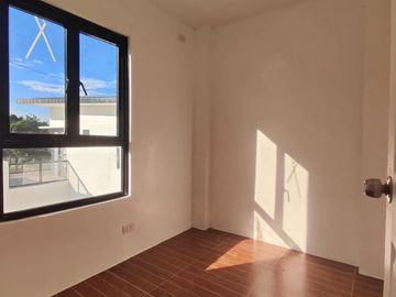 Ready for occupancy 3 bedrooms 3 toilet and bath with maid's room in Dasmarinas