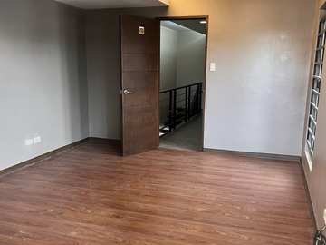 AFPOVAI Townhouse for Sale 3 Bedrooms and Newly Renovated