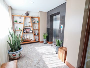 Elegant 4 Bedroom Fairway House and Lot with roofdeck in Manila Southwoods