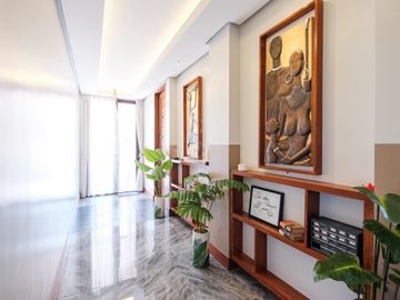 Elegant 4 Bedroom Fairway House and Lot with roofdeck in Manila Southwoods