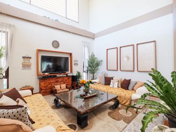 Elegant 4 Bedroom Fairway House and Lot with roofdeck in Manila Southwoods