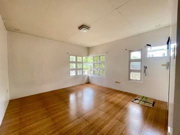 For Sale Pre Owned Bungalow House w/ Spaceous Backyard Near Holy Angel Universit