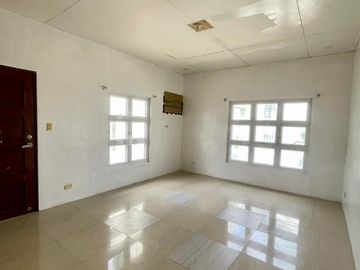 For Sale Pre Owned Bungalow House w/ Spaceous Backyard Near Holy Angel Universit